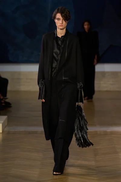 Look 37